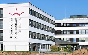 Das Hohenloher Krankenhaus in &Ouml;hringen: Werner Reinosch und Hartmut Dr&ouml;&szlig;ler pr&auml;gten die Geschicke der Klinik in weit &uuml;ber 20 Jahren entscheidend mit.