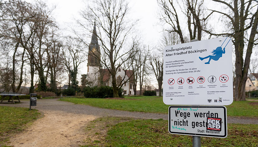 Die Stadt Heilbronn will die Gr&uuml;nanlage Alter Friedhof in B&ouml;ckingen auf Vordermann bringen. Dabei soll auch der Spielplatz aufgewertet werden.