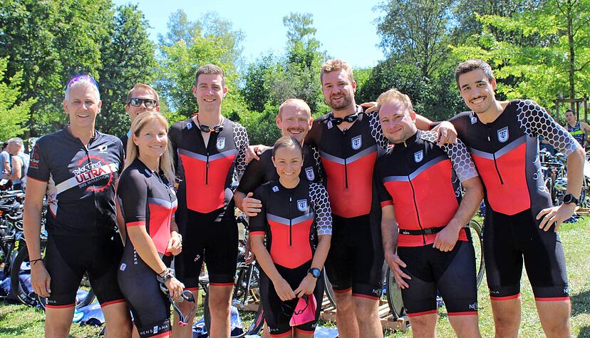 Schnell noch ein Foto, dann geht es zum Start: Die TG Forchtenberg hat ihre Mannschaft beim Triathlon vergrößert. Schnell noch ein Foto, dann geht es zum Start: Die TG Forchtenberg hat ihre Mannschaft beim Triathlon vergrößert.