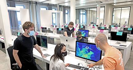 Die ausgewählten Studierenden der 42 Heilbronn lernen sich zum ersten Mal persönlich kennen. Ihr erstes Projekt startet diese Woche.
Foto: Ralf Seidel