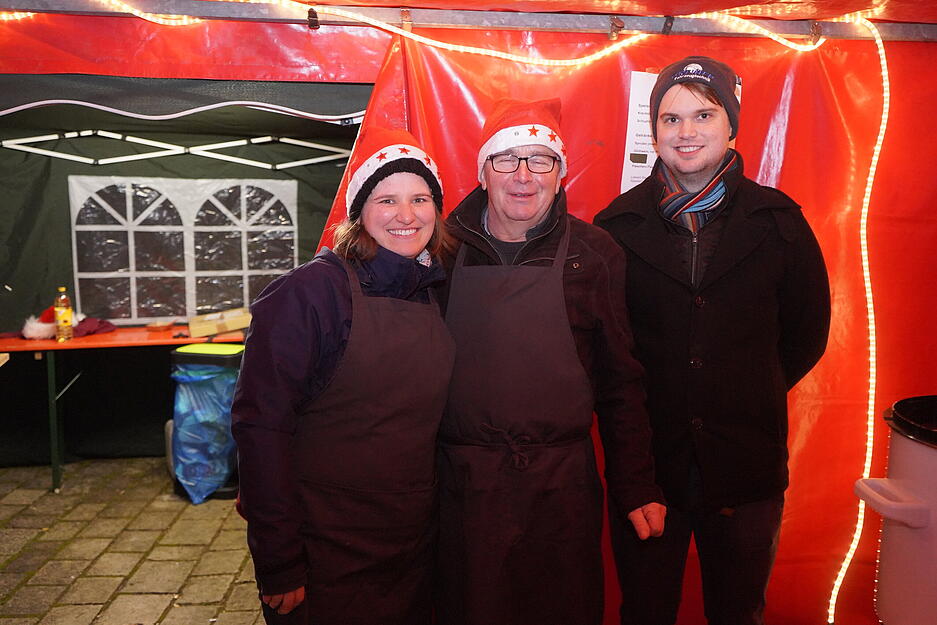Neuensteiner Stadtweihnacht mit Posaunenchor und Handwerkskunst Neuensteiner Stadtweihnacht mit Posaunenchor und Handwerkskunst