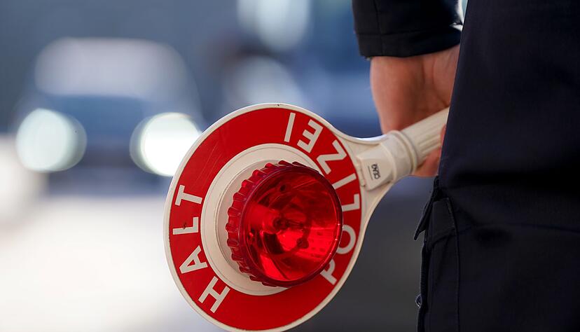 Zahlreiche Menschen m&uuml;ssen nun mit Anzeigen wegen Ordnungswidrigkeiten rechnen. (Symbolbild)