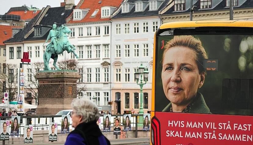 D&auml;nemark hat ein neues Parlament gew&auml;hlt - und wieder liegen die Sozialdemokraten von Regierungschefin Mette Frederiksen vorn.