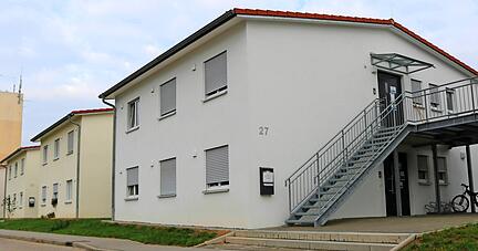 In der Neuensteiner Bahnhofstraße sind derzeit alle 93 Plätze belegt. In elf Sammelunterkünften für Flüchtlinge sind die Kapazitäten noch nicht erschöpft.