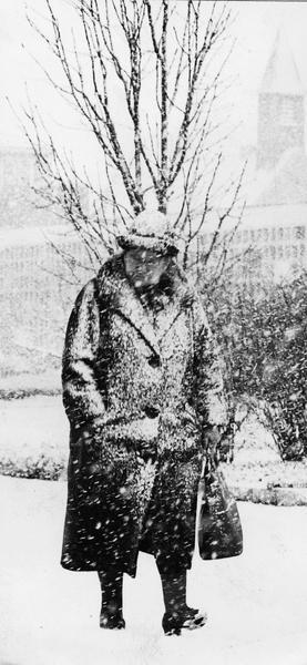 1967: In den Straßen von Heilbronn bringt der Schnee Freude für die Kleinen, doch oft auch Schwierigkeiten für die Großen.
