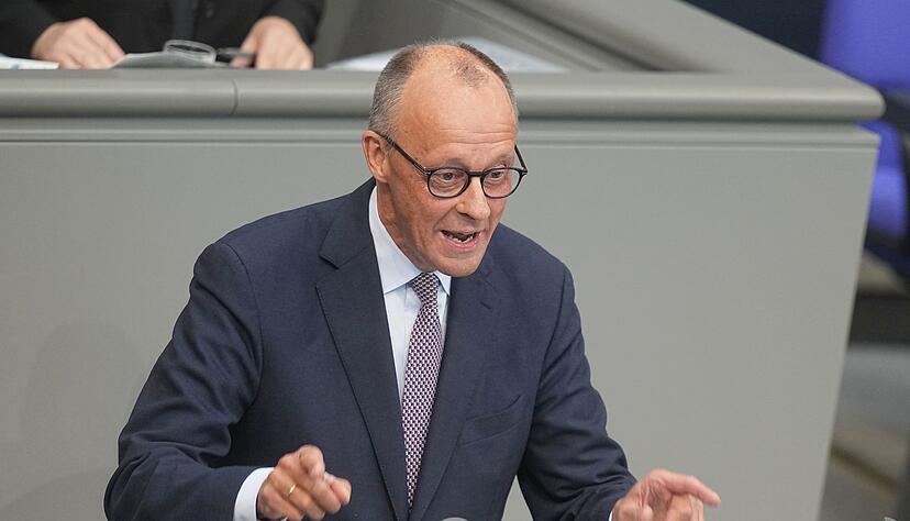 Kanzler Friedrich Merz (CDU) stimmte im Bundestag auf große Reformen ein. (Archivfoto) Kanzler Friedrich Merz (CDU) stimmte im Bundestag auf große Reformen ein. (Archivfoto)