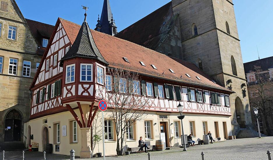 Die Revitalisierung des historischen "Brot- und Kornhauses" am Marktplatz nach Plänen von Architekt Ulrich Schimmel, Öhringen, ist innen und außen gelungen. Bauherr: Marco Obermüller, Öhringen.