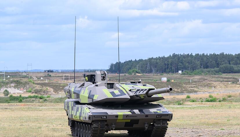 Der Rheinmetall-Panzer KF 51 Panther. Der D&uuml;sseldorfer Konzern kann nun nach Genehmigung des Bundeskartellamts gemeinsam mit KNDS Deutschland einen neuen Panzer f&uuml;r die Bundeswehr entwickeln. (Archivbild)