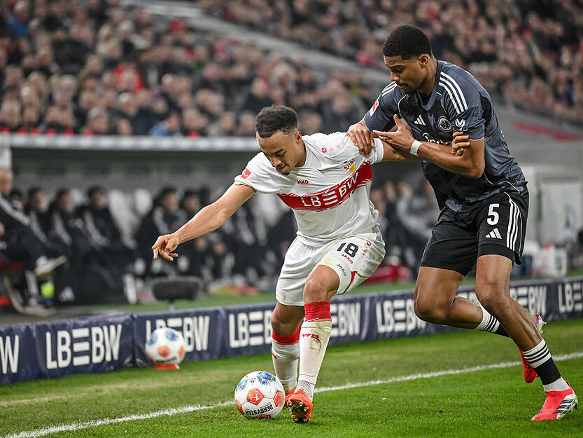 Jamie Leweling: Fordert immer wieder den Ball. Arbeitet in alle Richtungen mit. Hat gute Laufwege und dann auch noch das Auge f&uuml;r die Kollegen. So wie beim 2:1, als Leweling einen Traumpass auf Undav spielt. Note: 2,5