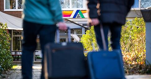 Fr&uuml;hzeitige Abreise wegen Regelbruch? Es kommt in der Regel nur selten vor, dass Kinder auf Klassenfahrt vorzeitig von ihren Eltern abgeholt werden m&uuml;ssen.