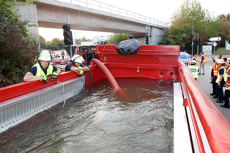 Unwetter-&Uuml;bung Feuerwehr Bad Friedrichshall mit Neckarsulm und Werksfeuerwehr Audi