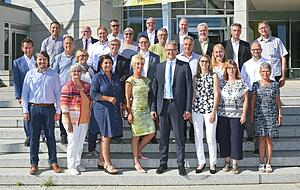 Im Zentrum der konstituierenden Sitzung stehen neben Rolf H&auml;rdtner auch langj&auml;hrige Stadtr&auml;te. Auch ihnen dankte Steffen Hertwig f&uuml;r das Engagement.