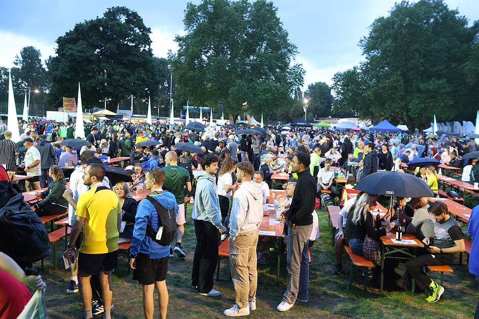 Stimme-Firmenlauf 2025 in Heilbronn: Bilder zeigen After-Run-Party