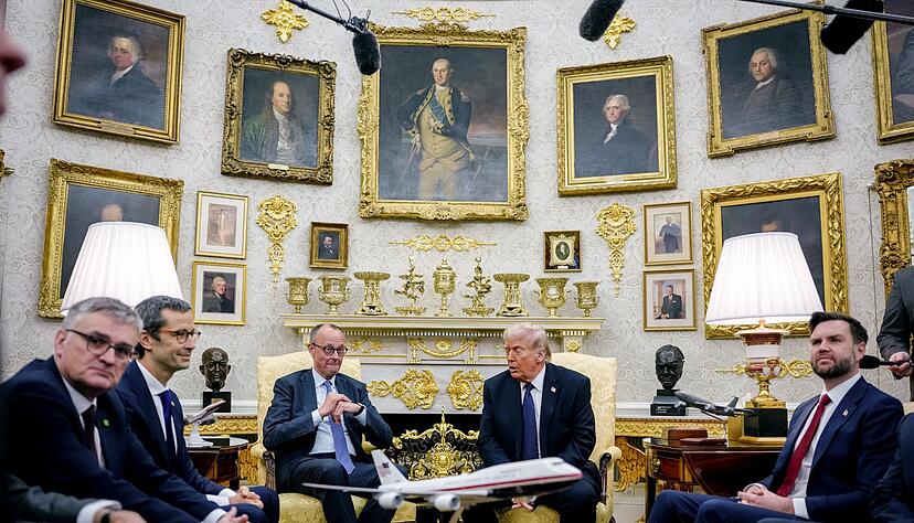 Auch Vizepr&auml;sident JD Vance war im Oval Office wieder dabei.