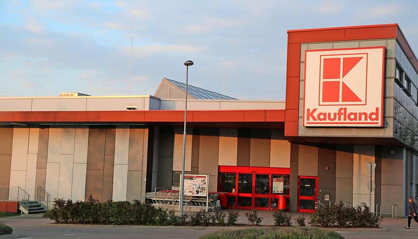 Nach Ostern macht die Kaufland-Filiale in Eppingen erst einmal zu. Das Unternehmen geht davon aus, dass die Sanierung acht Monate dauert.Foto: Theuer Nach Ostern macht die Kaufland-Filiale in Eppingen erst einmal zu. Das Unternehmen geht davon aus, dass die Sanierung acht Monate dauert.Foto: Theuer