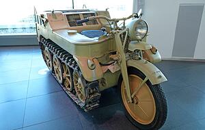 Das Kettenkrad, das im Zweiten Weltkrieg vielfach eingesetzt und auch nach dem Krieg noch f&uuml;r Land- und Forstwirtschaft weiterproduziert wurde.