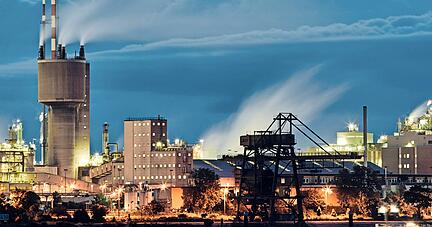 Der Chemiekonzern BASF, hier das Werk Ludwigshafen, z&auml;hlt zu den gr&ouml;&szlig;ten Energieverbrauchern.
Foto: Archiv/Gugau