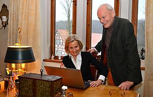 Roman Herzog mit seiner Frau Alexandra Freifrau von Berlichingen in Jagsthausen, wo Herzog seit 15 Jahren lebte. Foto: Christian Gleichauf