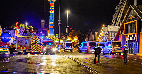 Auf dem Cannstatter Volksfest hat es eine Schlägerei mit mehreren Verletzten gegeben.