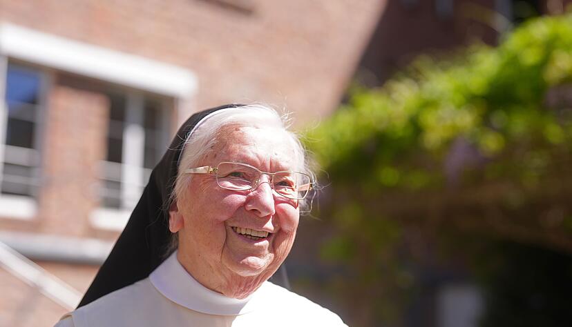 F&uuml;r sie war es der erste D&ouml;ner: Schwester Irmingard.