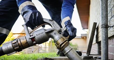 Wer jetzt unbedingt Heiz&ouml;l ben&ouml;tigt, sollte nur so viel kaufen, wie unbedingt ben&ouml;tigt wird und die weitere Entwicklung der Preise im Blick behalten.