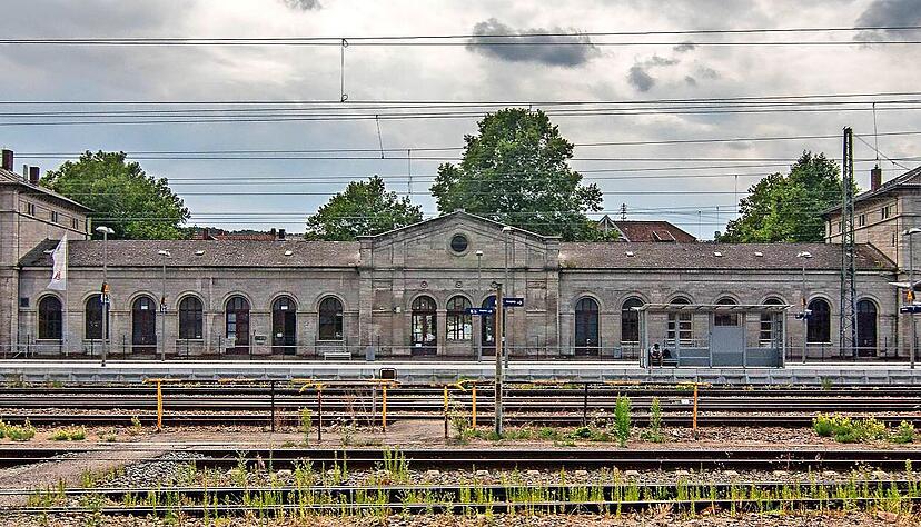 Der Bahnhof von Lauda-K&ouml;nigshofen stammt aus dem 19. Jahrhundert. Hier soll ein Innovationszentrum entstehen, das die Weichen f&uuml;rs 21. Jahrhundert stellt.
Foto: privat