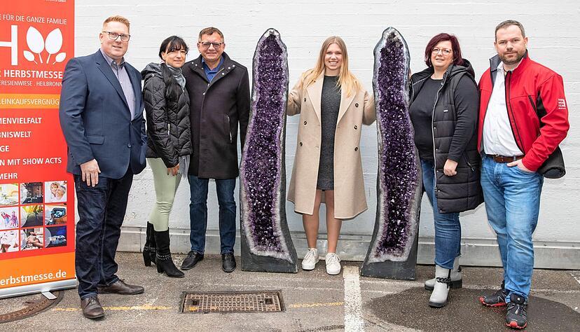 Ein breites Angebot: Aussteller Jens Bauer (von links), Veranstalter Ramona Weichelt und Dieter Link sowie Alina Müller, Sabrina und Thomas Meerwart. Ein breites Angebot: Aussteller Jens Bauer (von links), Veranstalter Ramona Weichelt und Dieter Link sowie Alina Müller, Sabrina und Thomas Meerwart.