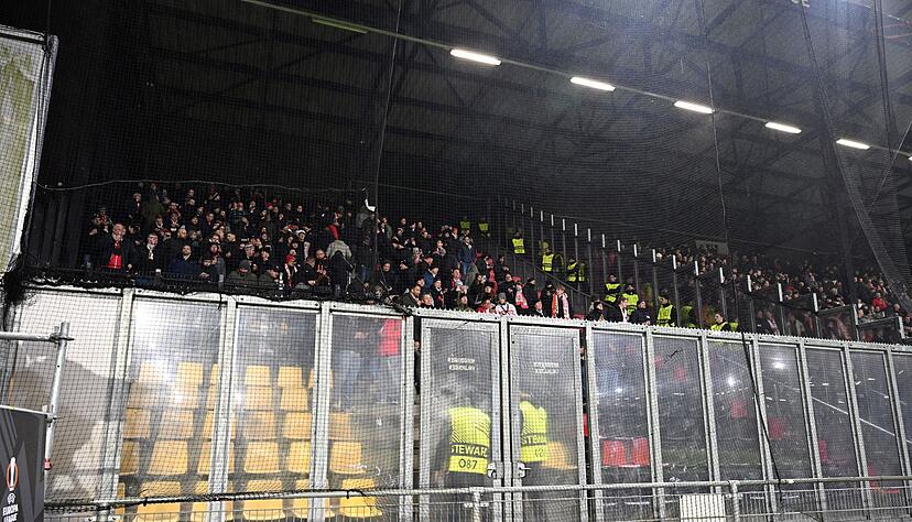 Im Block der VfB-Fans fehlten einige Anhänger.