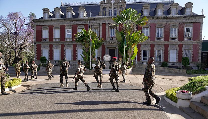 Bereits in der Vergangenheit spielte die Spezialeinheit Capsat eine Rolle bei Machtwechseln im Inselstaat.