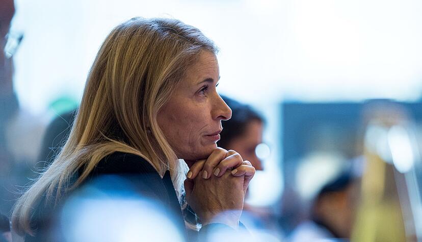 Bahn-Chefin Evelyn Palla zeigte sich betroffen von dem Zugungl&uuml;ck. Ihre Gedanken seien bei den Verstorbenen und Verletzten.