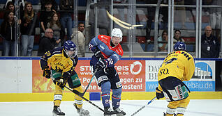 Thore Weyrauch eröffnet den Torreigen beim 6:3-Auswärtserfolg der Heilbronner Falken beim ECDC Memmingen Indians.