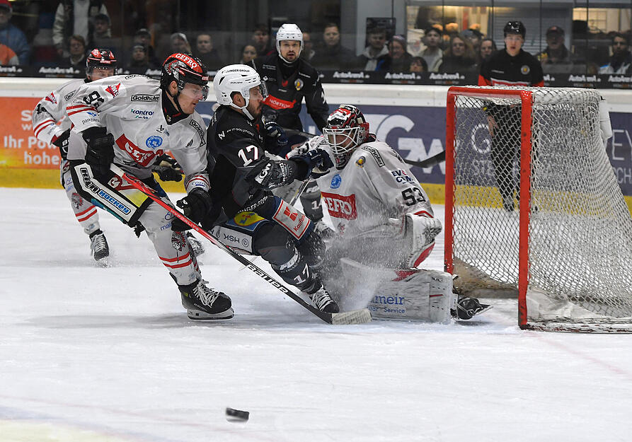 Doch die Heilbronner Falken konnten ausgleichen. Doch die Heilbronner Falken konnten ausgleichen.