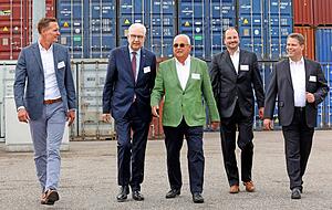 Sind mit der Entwicklung des Containerterminals zufrieden (von links): Wolf Tiedemann, Martin Diepgen, Harald Zeller, Harald Rotter und Thomas Schmidt.