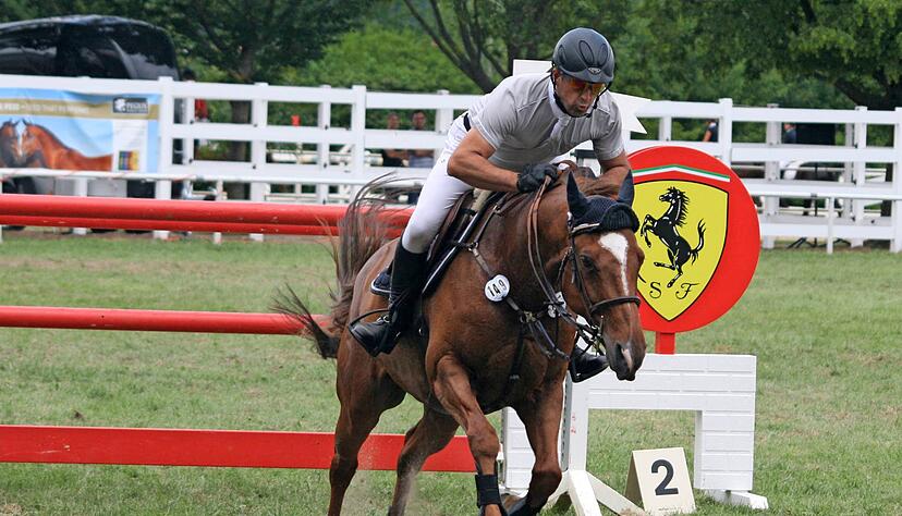 Jetzt aber schnell: Sven Speidel vom RV Ilsfeld auf Dawson hat im Stechparcours auch das letzte Hindernis fehlerfrei gemeistert.
Foto: Lars M&uuml;ller-Appenzeller