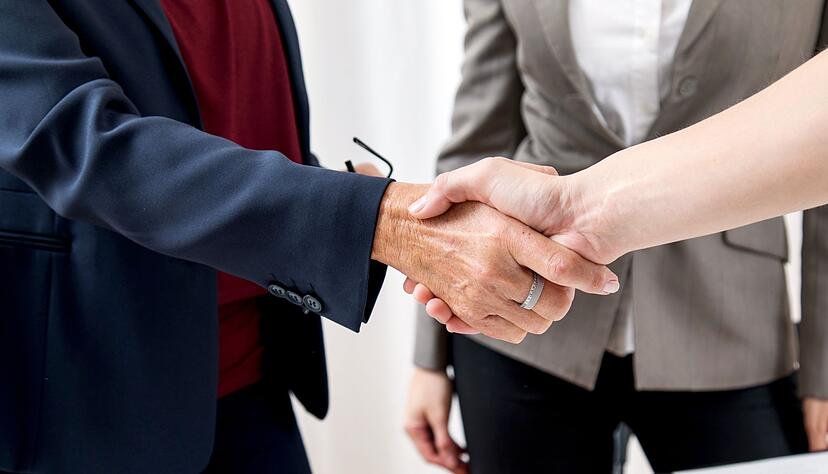 Geht es ums Arbeitsverh&auml;ltnis, kann ein m&uuml;ndlicher Vertrag ebenso g&uuml;ltig sein wie ein schriftlicher.