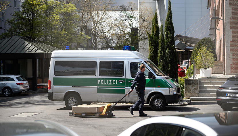 In der Diesel-Affäre durchsuchen die Ermittler nun auch Porsche. Unterlagen werden beschlagnahmt. Foto: dpa In der Diesel-Affäre durchsuchen die Ermittler nun auch Porsche. Unterlagen werden beschlagnahmt. Foto: dpa