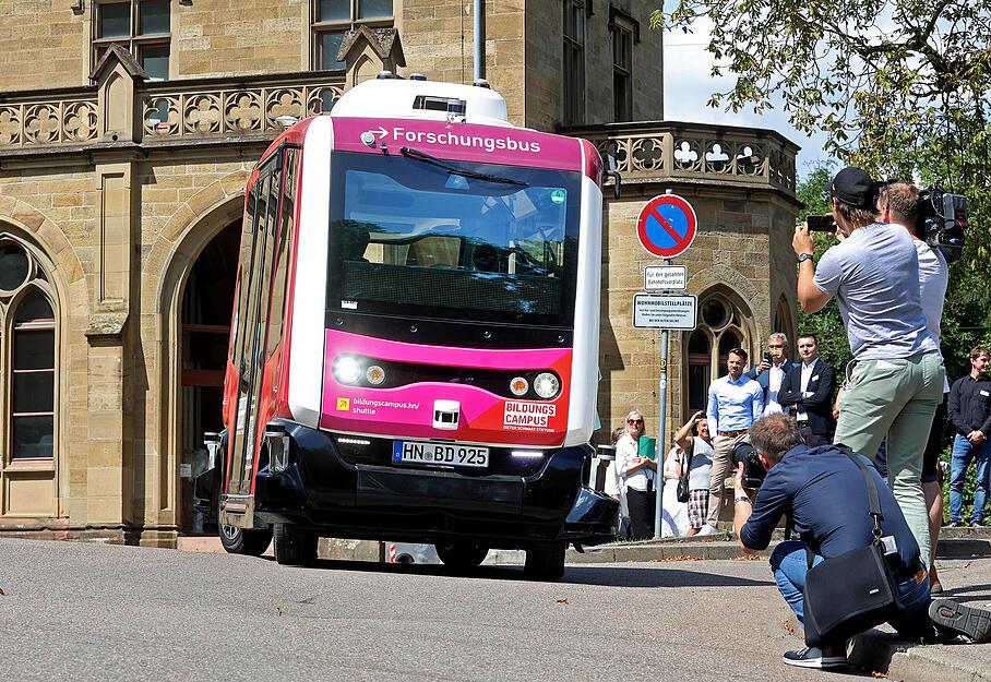 Erste bemannte Fahrt mit dem autonomen Busshuttle in Bad Wimpfen, vom Bahnhof bis zur LIDL-Zentrale