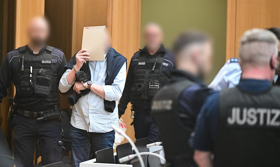 Gruppe um Prinz Reuß: Reichsbürgerprozess in Stuttgart gestartet