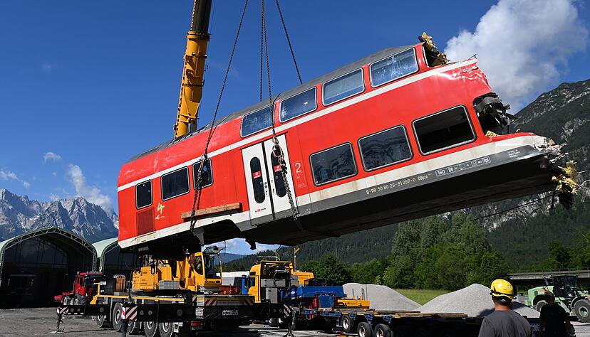 Bei dem Ungl&uuml;ck in Garmisch-Patenkirchen war Anfang Juni 2022 vergangenen Jahres ein Regionalzug entgleist.(Archivbild)