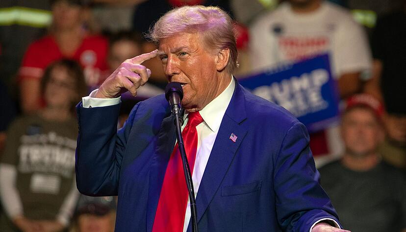 Trump warnt: Wer sein Produkt nicht in den USA herstellt, muss hohe Zölle zahlen. (Archivbild) Trump warnt: Wer sein Produkt nicht in den USA herstellt, muss hohe Zölle zahlen. (Archivbild)
