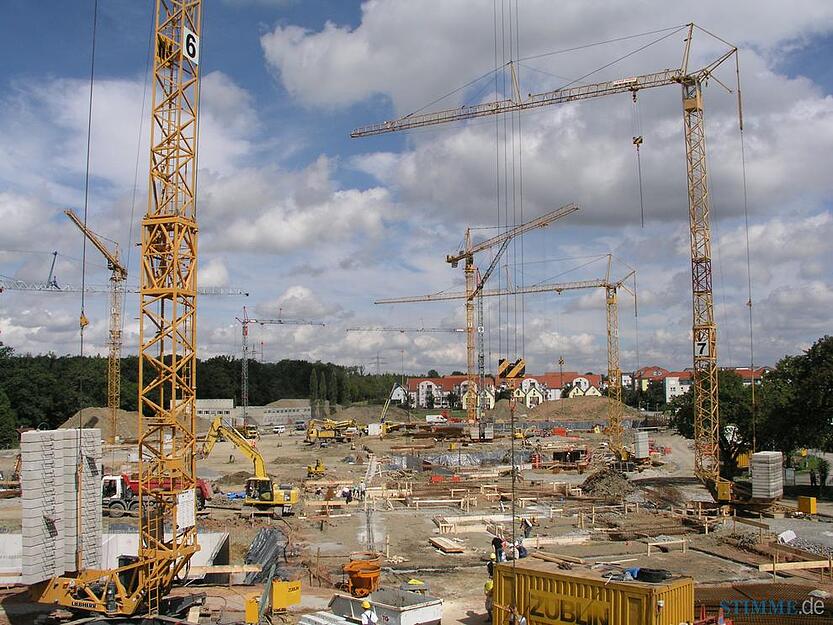 24.08.2007: Die Baustelle für die Freie Schule Anne-Sophie ist so groß wie 16 Fußballplätze. 24.08.2007: Die Baustelle für die Freie Schule Anne-Sophie ist so groß wie 16 Fußballplätze.