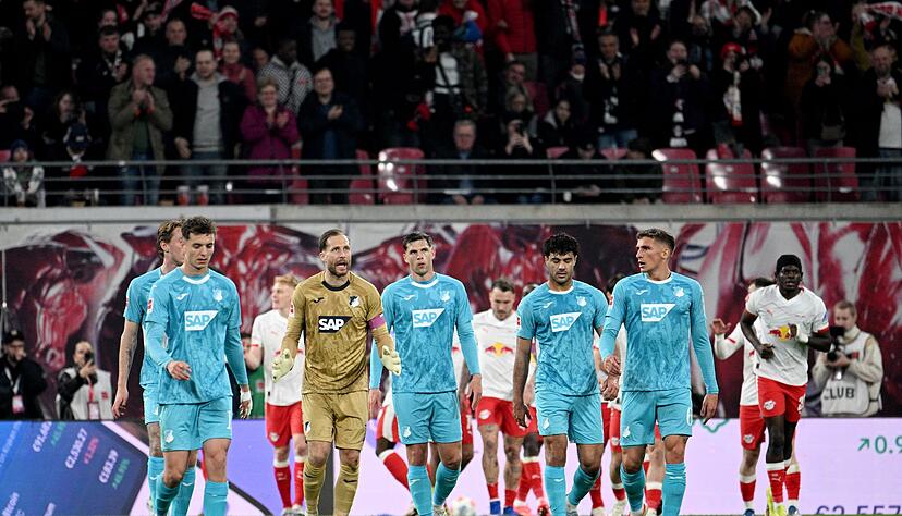 Baumann versuchte vergeblich, seine Mitspieler zu motivieren. Baumann versuchte vergeblich, seine Mitspieler zu motivieren.