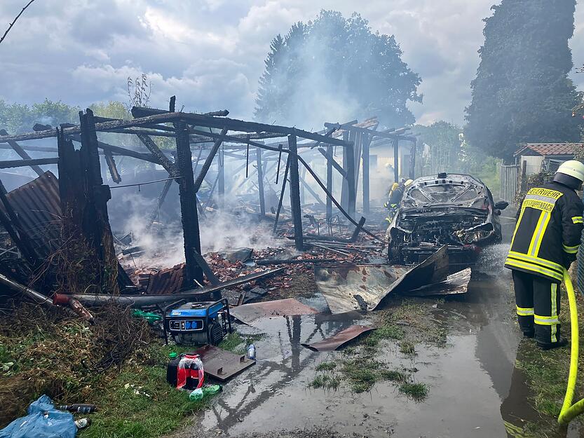 Die Feuerwehr war mit einem Großaufgebot vor Ort.