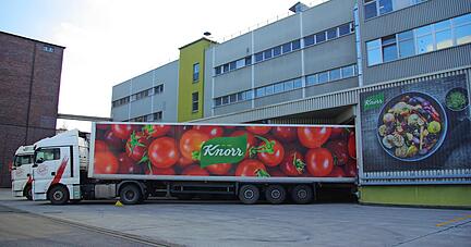 Im Knorr-Werk von Unilever wird es dieses Jahr umfangreiche Modernisierungen geben. Unter anderem erhalten alle Dächer Solarpaneele.
Foto: Heiko Fritze