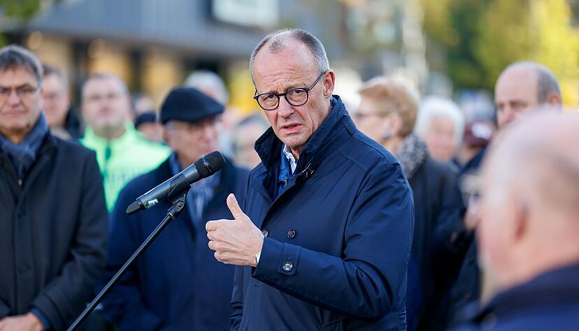Bundeskanzler Friedrich Merz hat mit seinem Satz über die Probleme im Stadtbild im Zusammenhang mit illegaler Migration für viel Kritik gesorgt. Bundeskanzler Friedrich Merz hat mit seinem Satz über die Probleme im Stadtbild im Zusammenhang mit illegaler Migration für viel Kritik gesorgt.