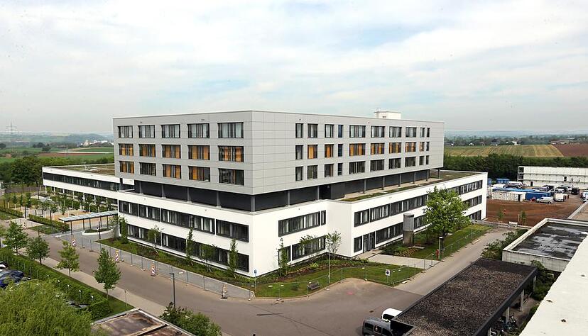 Der Neubau des Plattenwald-Krankenhauses. Der Neubau des Plattenwald-Krankenhauses.