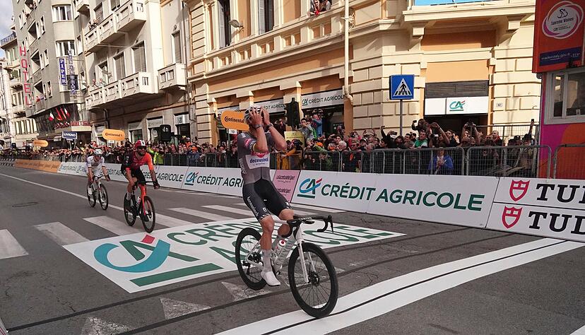 2025 gewann Mathieu van der Poel zum zweiten Mal den Frühjahrsklassiker Mailand-Sanremo. (Archivbild) 2025 gewann Mathieu van der Poel zum zweiten Mal den Frühjahrsklassiker Mailand-Sanremo. (Archivbild)