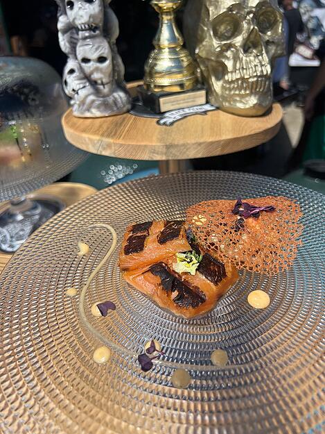 BBQ-WM in Stuttgart: Team um W&uuml;stenroter grillt um den Titel