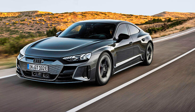 Bis zu 646 PS stark, aber lokal emissionsfrei unterwegs ist der Audi RS E-Tron GT. Bis zu 646 PS stark, aber lokal emissionsfrei unterwegs ist der Audi RS E-Tron GT.