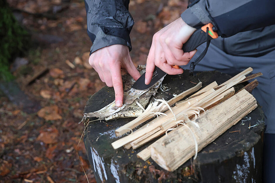 Survival-Trainer Dominik Knausenberger kommt eine Woche allein in der Wildnis zurecht
